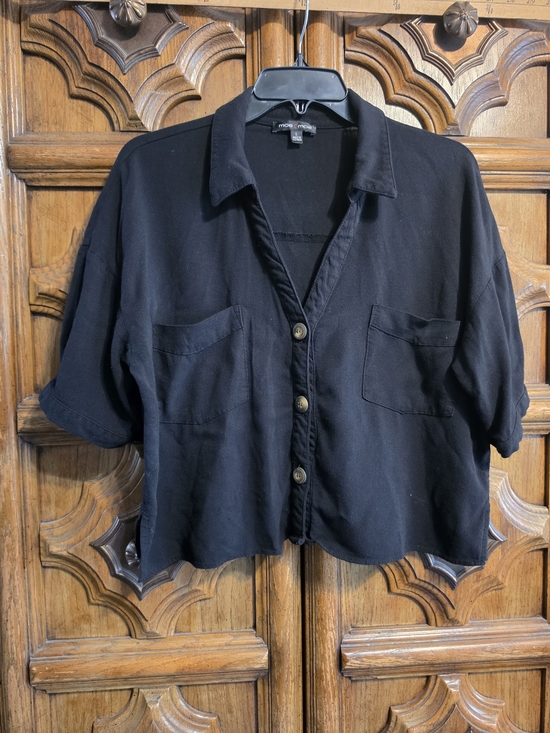 Moa Moa Tops - Moa Moa Black Boxy Cropped Button-Front Shirt